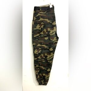 Camo cargo joggers sz 17/33 (L)
